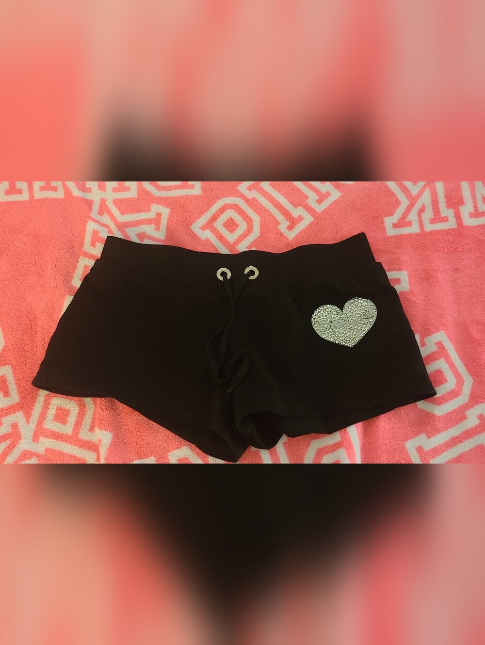 Vintage bebe Y2K Black Medium Short Shorts Rhinestone Bling Heart - Picture 4 of 7